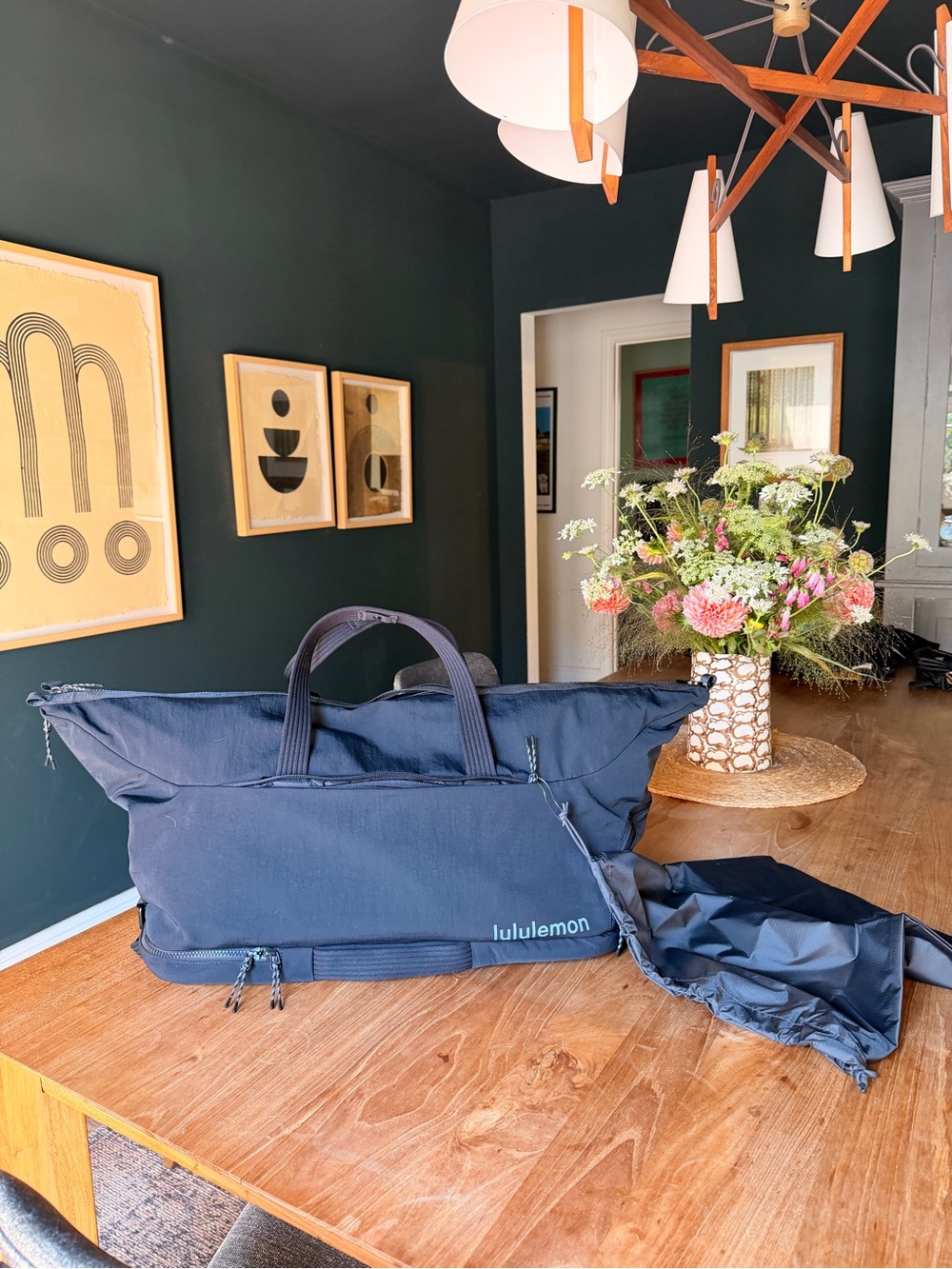 Lululemon Expandable Duffel / Weekender Bag – Black